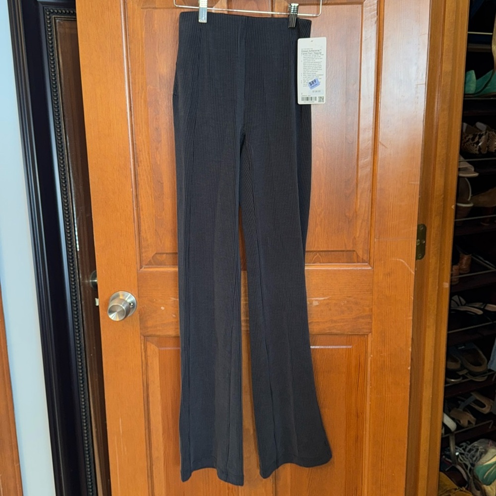 NWT Lululemon Ribbed Softstreme Flared pant sz 2